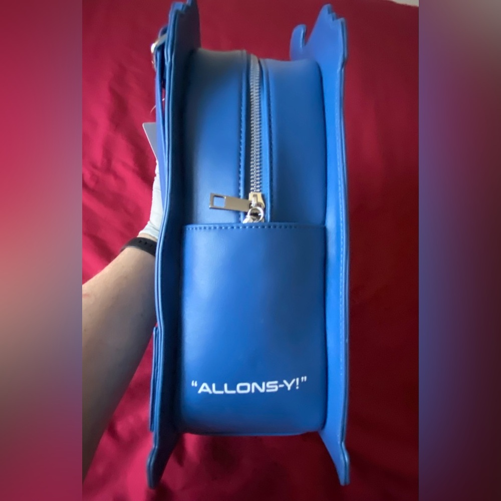 💙 DOCTOR WHO TARDIS FIGURAL MINI BACKPACK - Picture 8 of 13